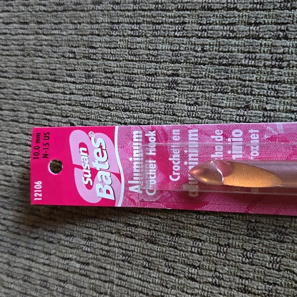 Susan Bates aluminum Crochet hook - 10mm - Picture 2 of 5